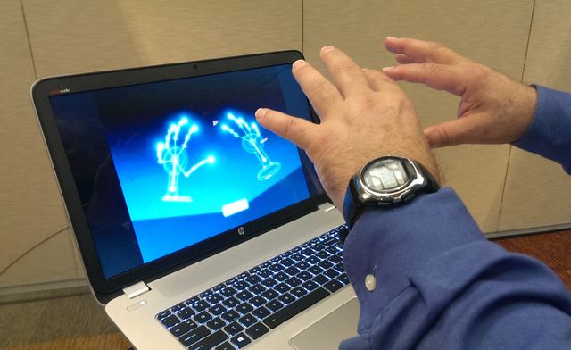 奇葩物OR科技狂：HP 惠普 ENVY 17t-j100 Leap Motion 17.3寸动作控制超极本（Leap Motion、1080P、i7、8G、GT750M、2TB） 